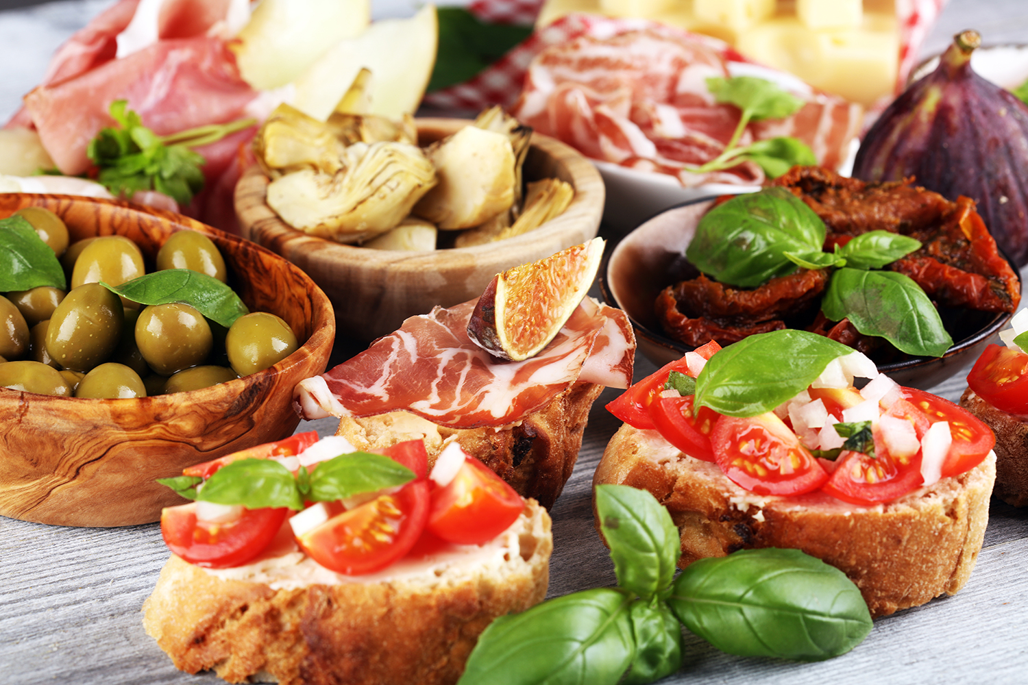 Feinkost Lüneburg: Köstliche italienische Antipasti